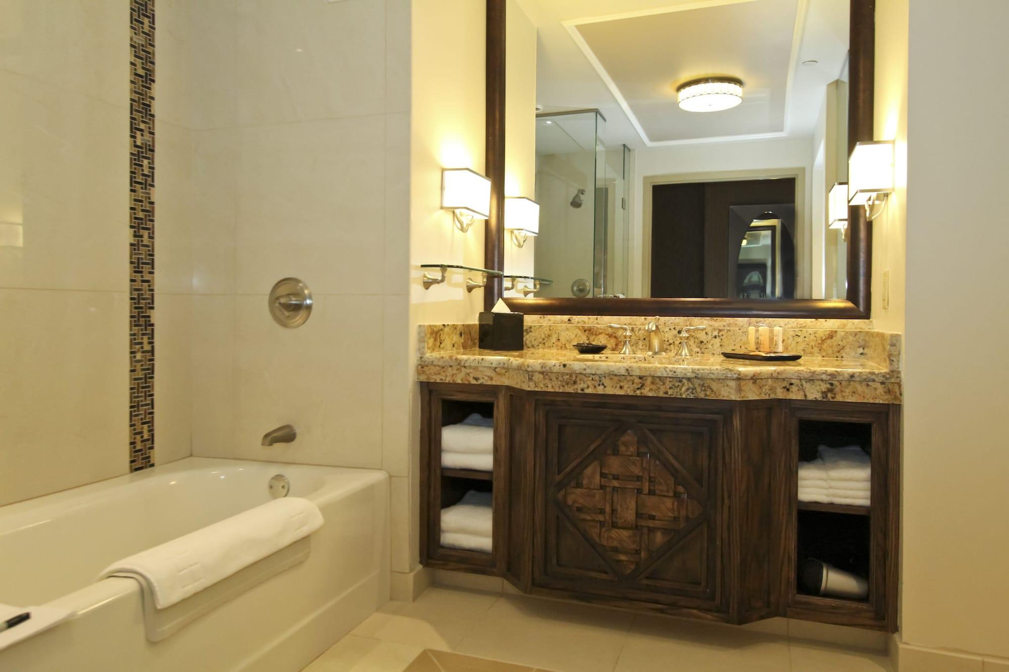 โลแบร์ฌ กาสิโน รีสอร์ต Hotel เลคชาร์ล ภายนอก รูปภาพ